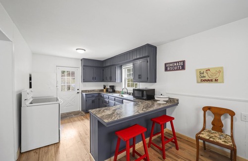 Warrensville Ski Chalet | Ann's Mountain Retreat, Chalet 8 mins the West Jefferson