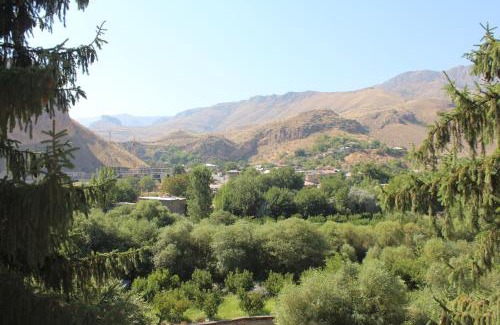 Areni Bed & Breakfast | Anna Home B&B