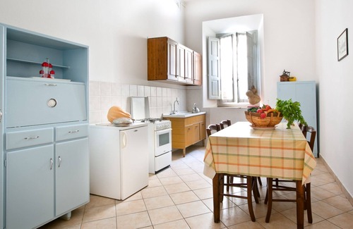 Cicogna Apartment | Anny, Large apartment in Historical Residence