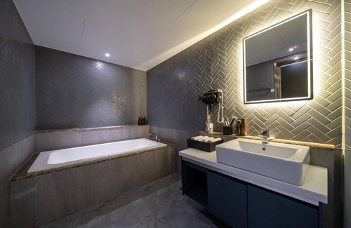 Suwon Hotel | Ansan the Gray