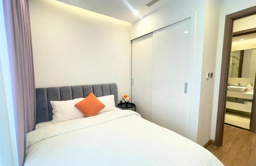 Ngoc Khanh Apartment | Anstay Luxury Vinhomes Metropolis 2 BRs City View
