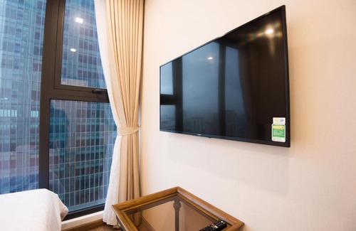 Ngoc Khanh Apartment | Anstay Luxury Vinhomes Metropolis 2 BRs City View