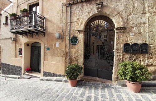 Enna Bed & Breakfast | Antica Dimora Historic Building