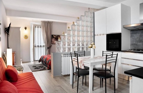 Mondovi Apartment | Antico Borgo Monregale - Red Passion - Warmth and charm in the heart of Mondovi