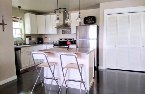 Boerne House | Antler Guesthouse, stunning views, not affected by flooding seen in other towns!