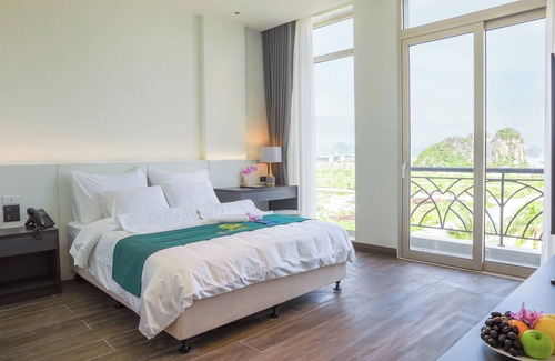Van Don Hotel | Ao Tien Harbour Boutique Hotel