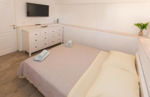 Kozino Apartment | AP-ART-MAN by A&V for two, NEW, sea 200m, free parking