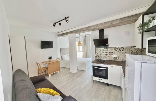 San Sebastian de la Gomera Apartment | Apartment 'Apartamento La Pista Sur' with Sea View, Private Terrace and Wi-Fi