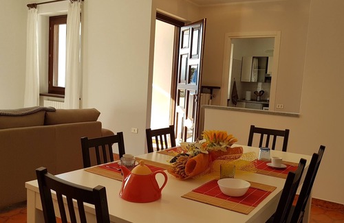Castelletto Sopra Ticino Apartment | Apartment in Isa House