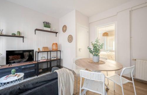 San Martin del Rey Aurelio Apartment | Apartamento en Sotrondio cerca del río Nalón