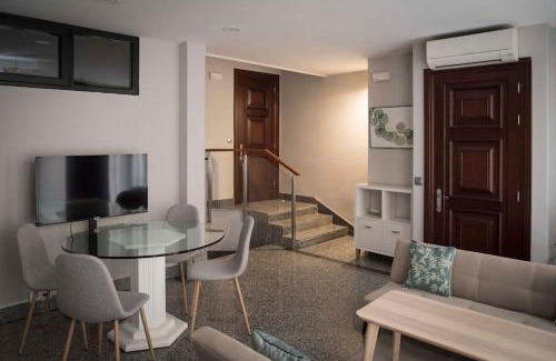 San Lorenzo de El Escorial Apartment | Apartamento en Centro Histórico con patio Romano