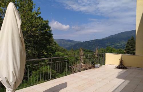 La Torre de Cabdella Apartment | Apartament amb pati a la Vall Fosca, tranquilitat i bones vistes