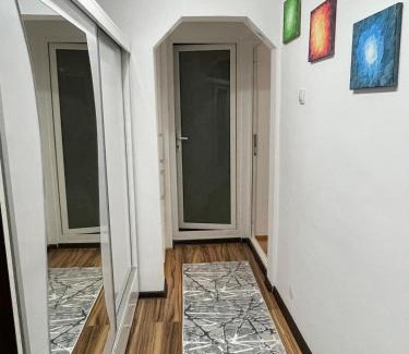 Husi Apartment | Apartament Husi