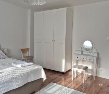 Niezychowice Apartment | Apartament Pod Kamienną Bramą