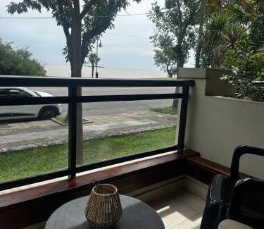 Real de San Carlos Apartment | Apartamento con vista al Rio y frente a la playa