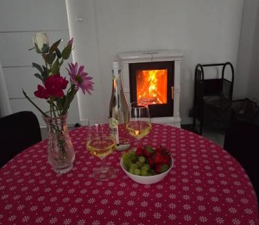 Mieroszow Apartment | Apartament z kominkiem RetroGlam