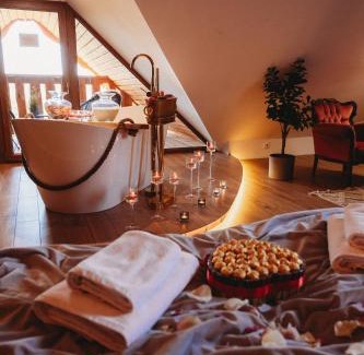 gmina Stare Miasto Apartment | Apartament z wanną wolnostojącą