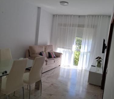 Parque Alcosa Apartment | Apartamento con piscina solo en temporada