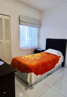 Santa Cruz Apartment | Apartamento con vistas a la piscina en Buganvillas