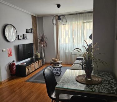 La Corredoria y Ventanielles Apartment | Apartamento "Los Prados" wifi y parking
