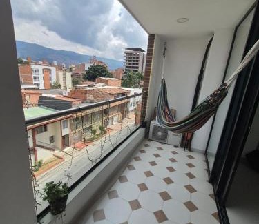Laureles - Estadio Apartment | Apartamento Luareles-San joaquin-Balcon