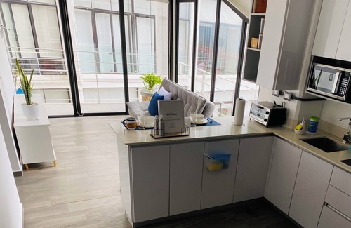 Zona 16 Apartment | Apartamento moderno limpio con balcón área Cayala Embajada USA Explanada UValle