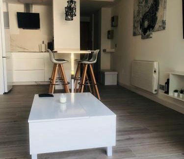 Malpica de Bergantinos Apartment | Apartamento moderno malpica
