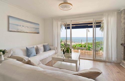 Sant Pol De Mar Apartment | Apartamento Primera Linea de Mar con Espectaculares Vistas