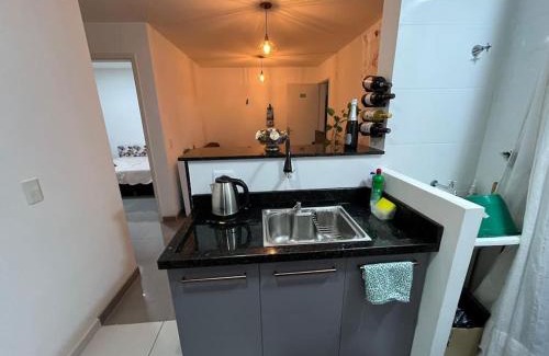 Campo Largo Apartment | Apartamento prox Outlet Campo Largo, BR e Hospitais, possui lava e seca