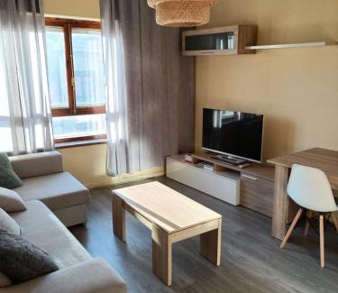 Astorga Apartment | Apartamento Shenzhen en Astorga Camino de Santiago Cochera bicis