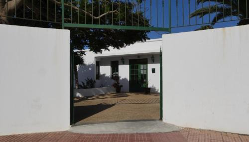 Puerto del Carmen Apartment | Apartamentos Tropicana