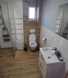 Poprad Apartment | Apartmán Na Kvetnej - vlastná záhrada, parkovanie