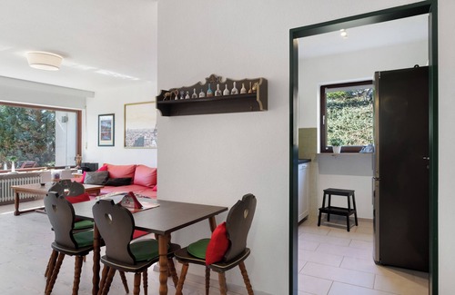 Schoenwald Apartment | Apartment 'Ferienwohnung Victoria' with Private Terrace, Private Garden and Wi-Fi