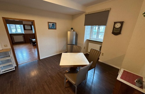 Thaleischweiler-Froschen Apartment | Apartment '8' with Shared Garden and Wi-Fi
