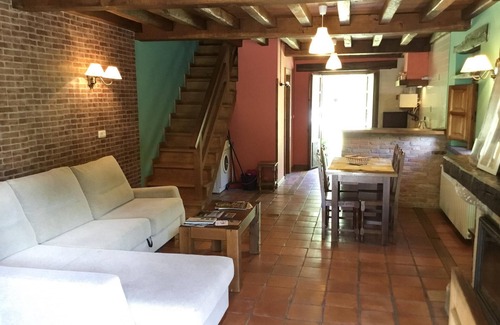 Arguebanes Apartment | Apartment-Standard-Private Bathroom