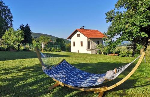 Brezice House | Apartma Hiša na Ravnah with hot tub