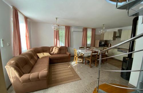 Trebnje Apartment | Apartma Medvedjek