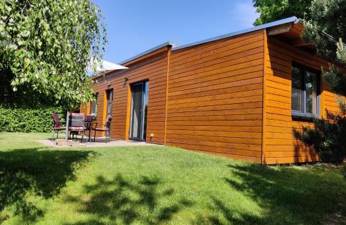 Jaromer Apartment | Apartman pod lipou - samostatny objekt - carport
