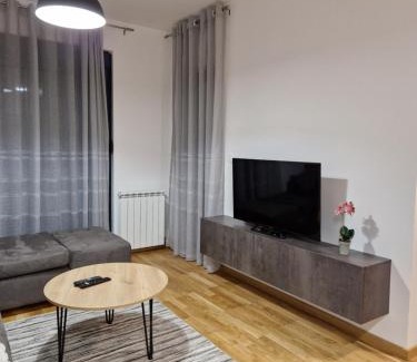 Kolasin Apartment | Apartman u centru Kolasina sa garazom