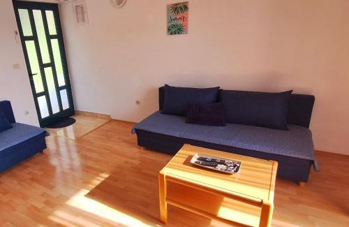 Drvenik Apartment | Apartmani Grubiša