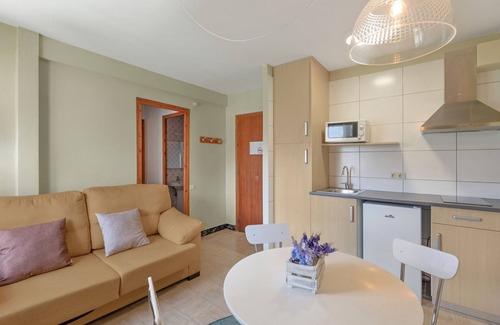 Sant Llorenc de Morunys Apartment | Apartment 'Vall' with Mountain View, Shared Garden and Wi-Fi