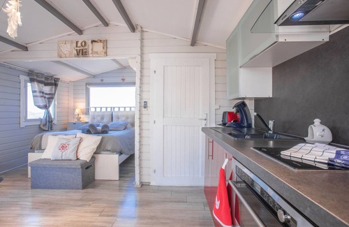 Les Adrets-de-l'Esterel Apartment | Apartment 'Chalet De Charme' with Mountain View, Wi-Fi and Air Conditioning