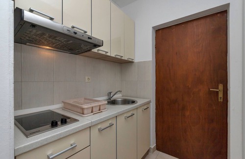 Pokrivenik Apartment | Apartment and Rooms Nikola (38301-A5) - Zastrazisce - island Hvar