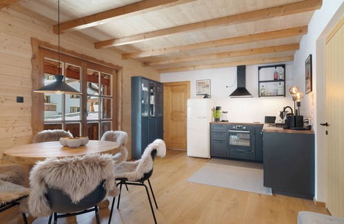 Sankt Anton am Arlberg Apartment | Apartment 'Steinbock' with Mountain View, Balcony and Wi-Fi