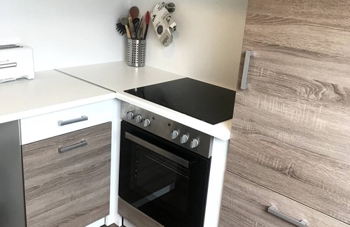 Jebenhausen Apartment | Apartment with kitchen and bathroom