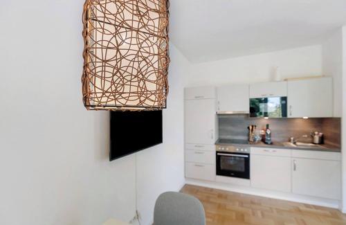 Rielasingen-Worblingen Apartment | Apartment 'Studio Im Grünen Und Bodenseenähe' with Private Garden and Wi-Fi