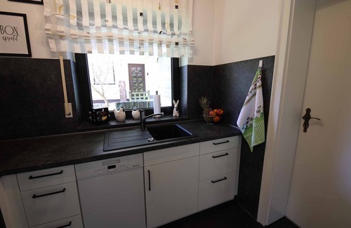 Niedersfeld Apartment | Apartment Hankeln - lovingly renovated with a comfortable box spring bed
