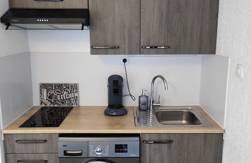 Saint-Mandrier-sur-Mer Apartment | Apartment in Saint-Mandrier-sur-Mer