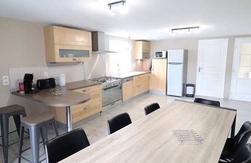 Saint-Martin-Valmeroux Apartment | Apartment Saint-Martin-Valmeroux, 4 bedrooms, 8 persons