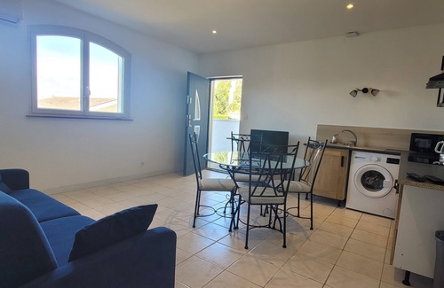 Saint-Sulpice-de-Royan Apartment | APARTMENT WITH TERRACE FOR 4 PEOPLE